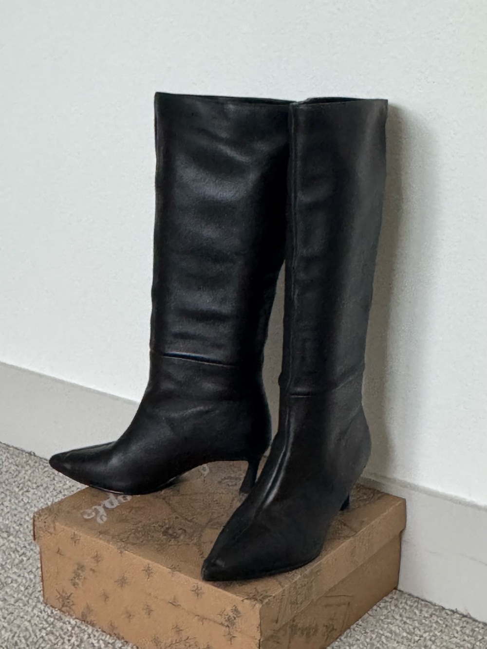 Steve Madden 7.5 Black Lavan Black Knee-High Pointed-Toe Leather Boots